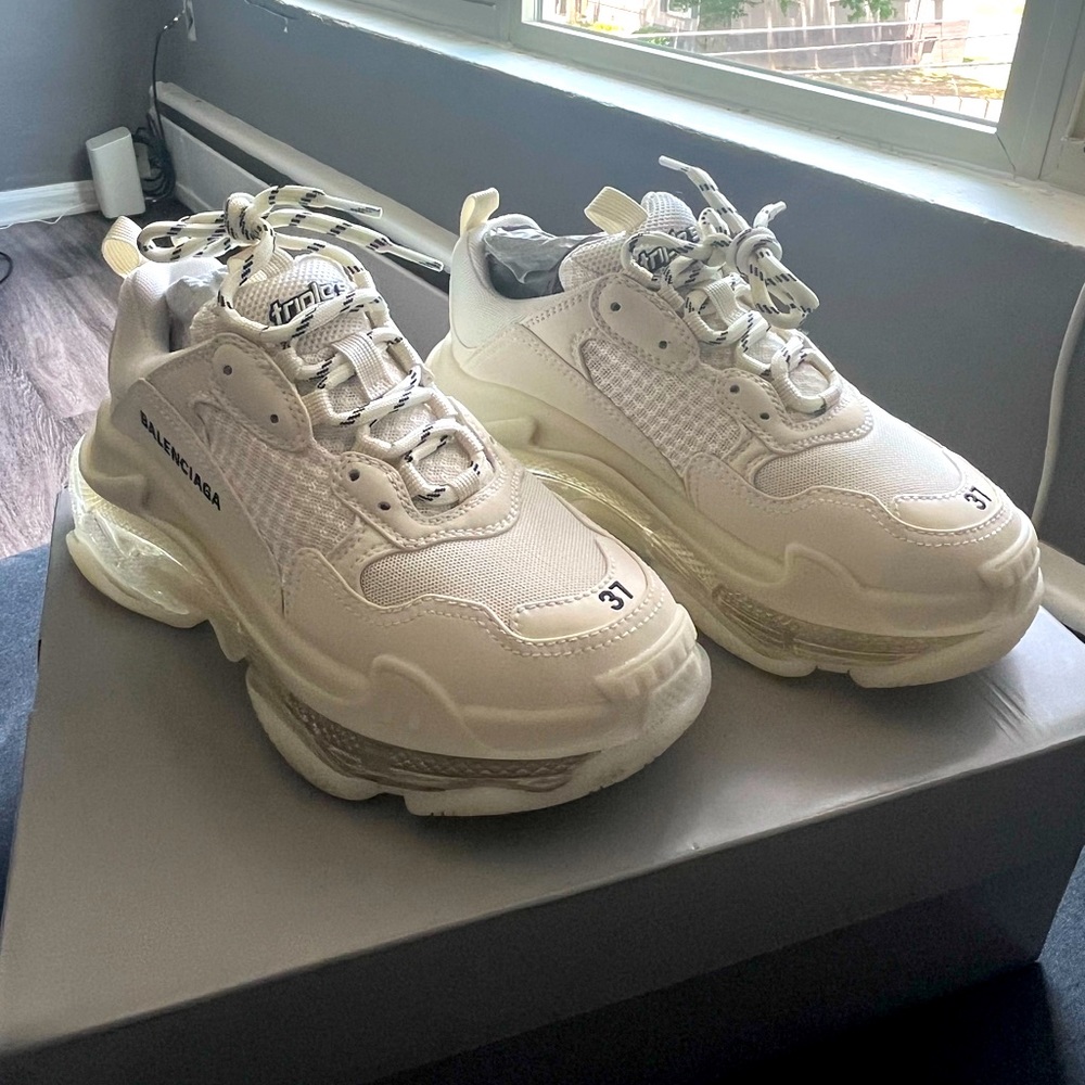 Balenciaga Triple S eggshell, clear sole Size 37